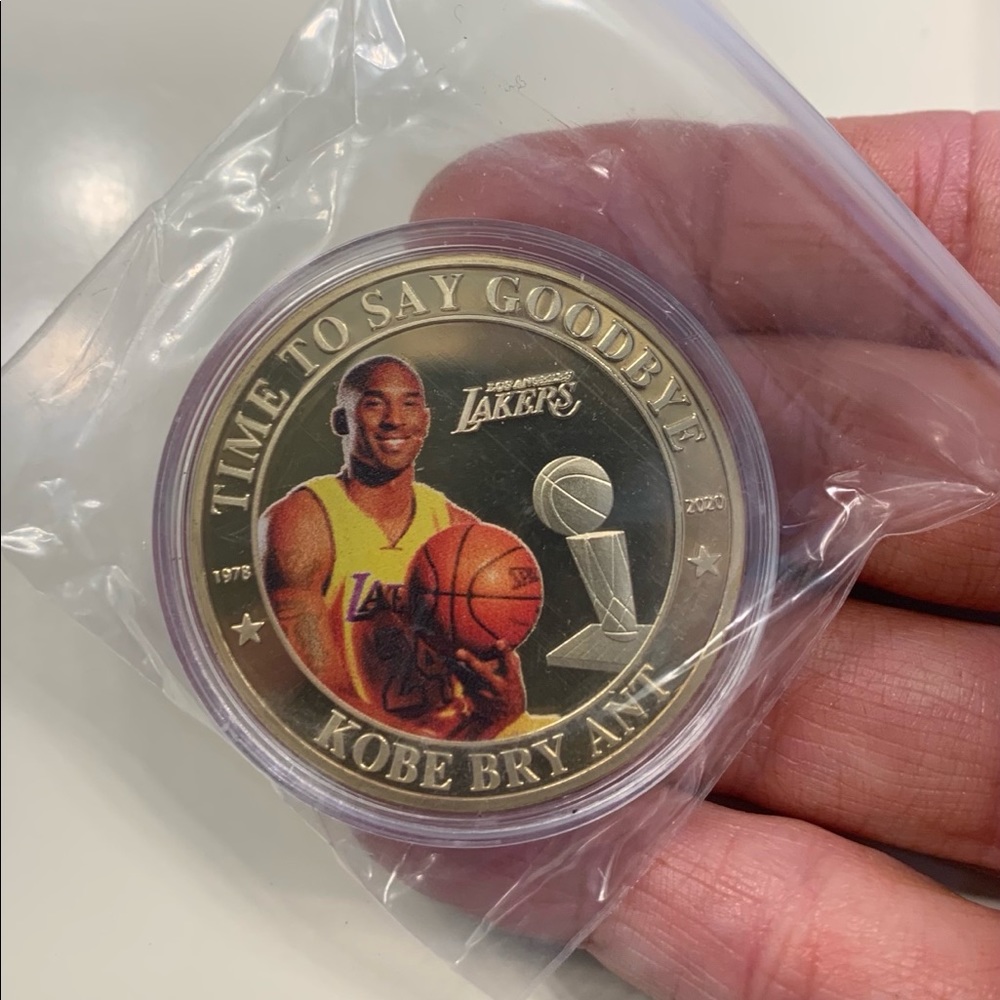 New Kobe Bryant gold coin